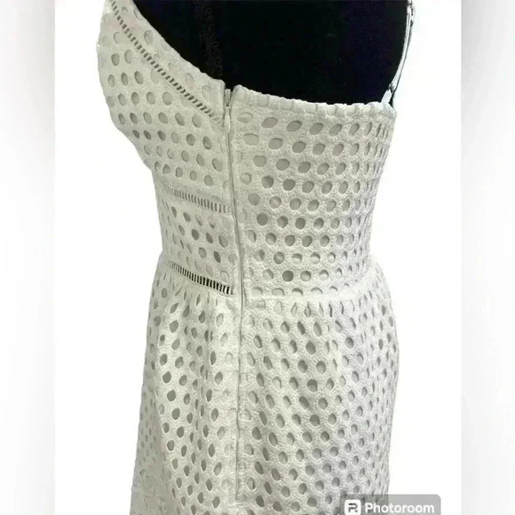 Abercrombie & Fitch White Crochet Lace Mini Dress Size Small - Picture 4 of 6